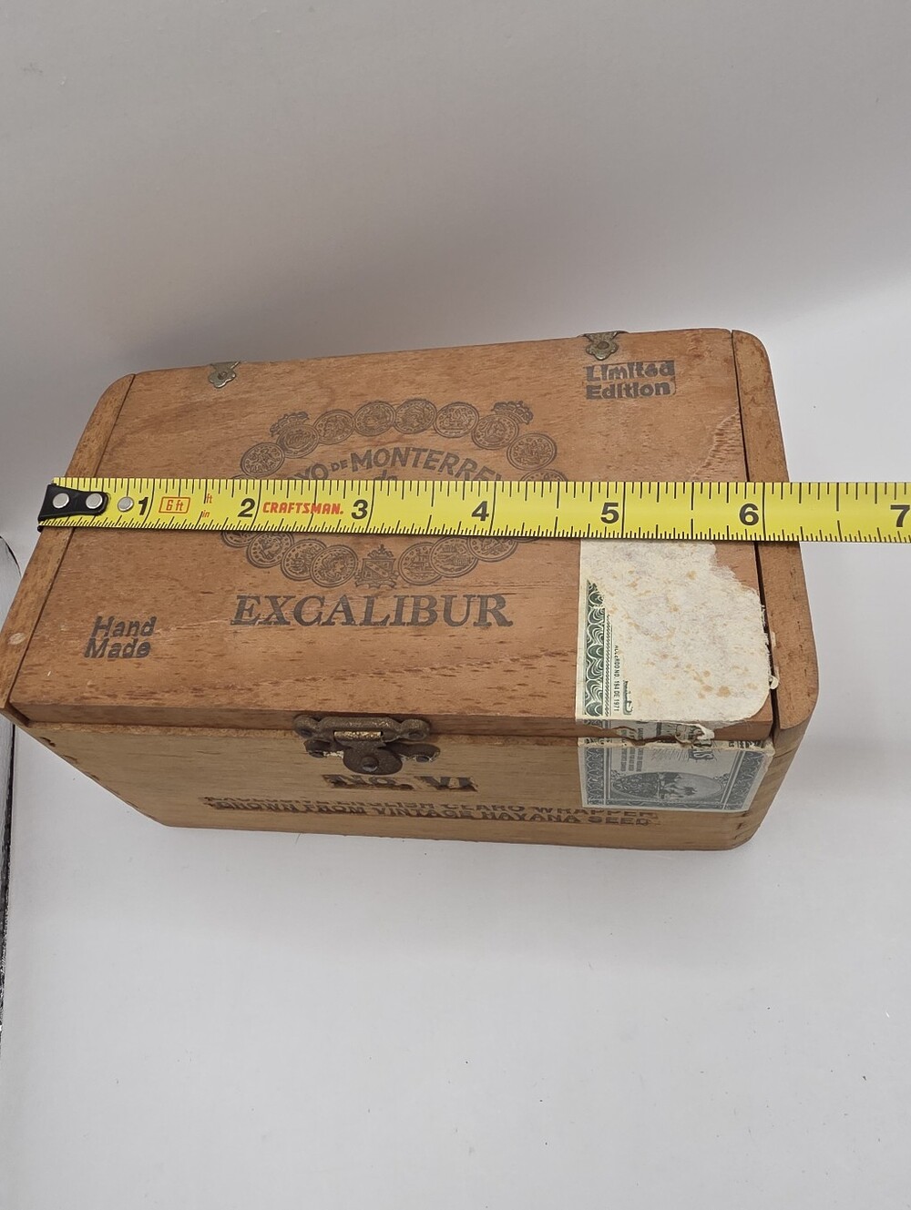 Vintage Hoyo de Monterrey Excalibur No. VI Wooden Cigar Box- Empty - Picture 3 of 4